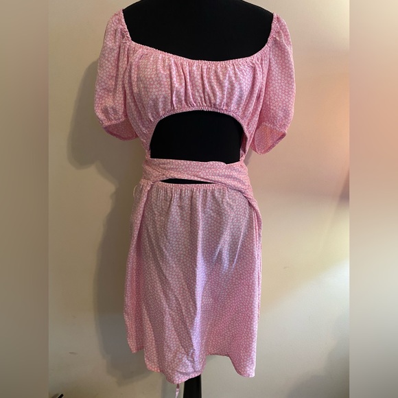 Streetwear Society Dresses & Skirts - NWT Streetwear Society women’s wrap dress. Size extra large